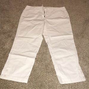 Ann Taylor Loft white crop pants